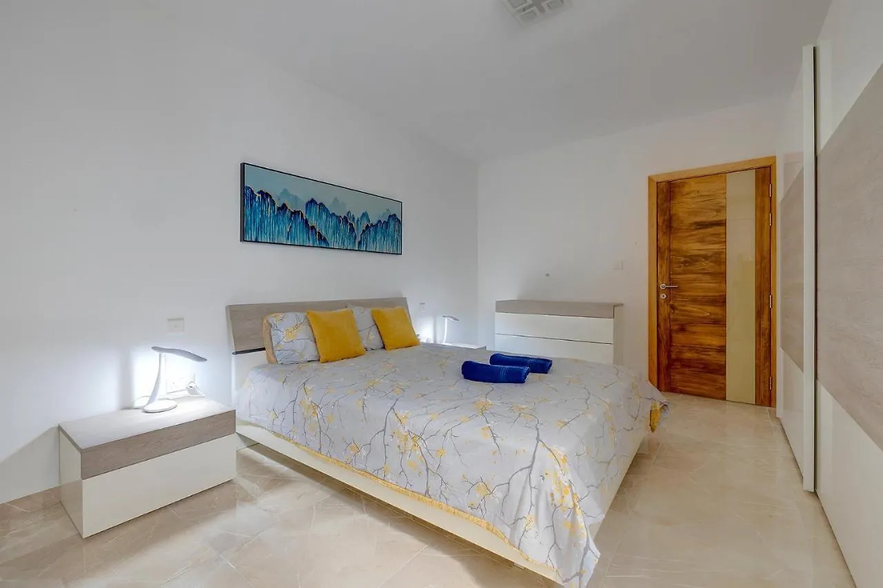 Modern 2Br Apartment In Central St Julian'S Saint Julian's 0*,  Malta